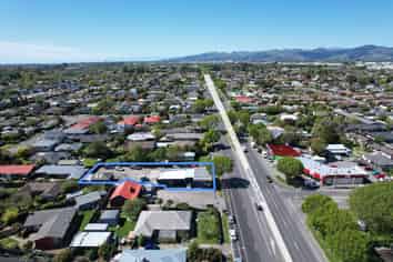 Unbeatable Exposure on Yaldhurst Road!