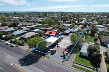 Unbeatable Exposure on Yaldhurst Road!