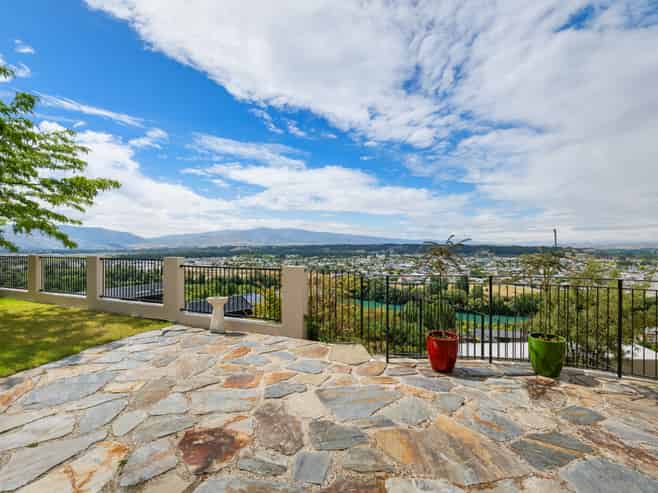 4 Hawkdun Place, Bridge Hill