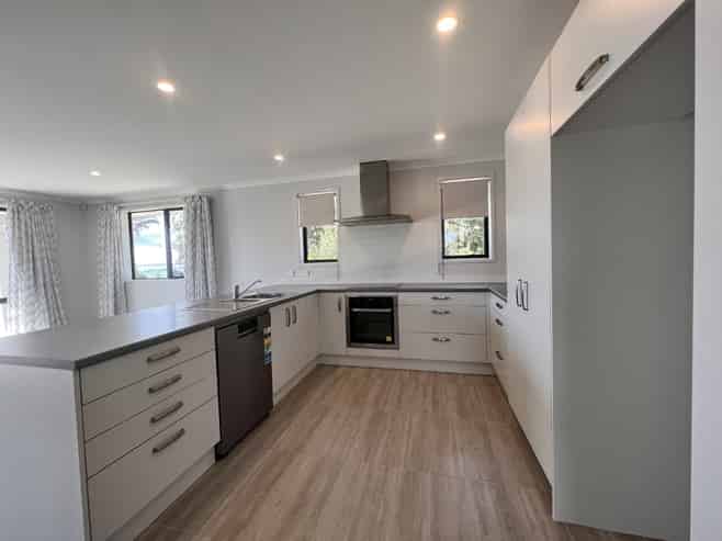 14 Torkar Road, Clarks Beach