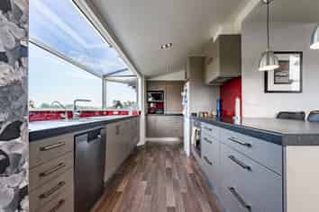 38 Pukatea Street, Glenwood