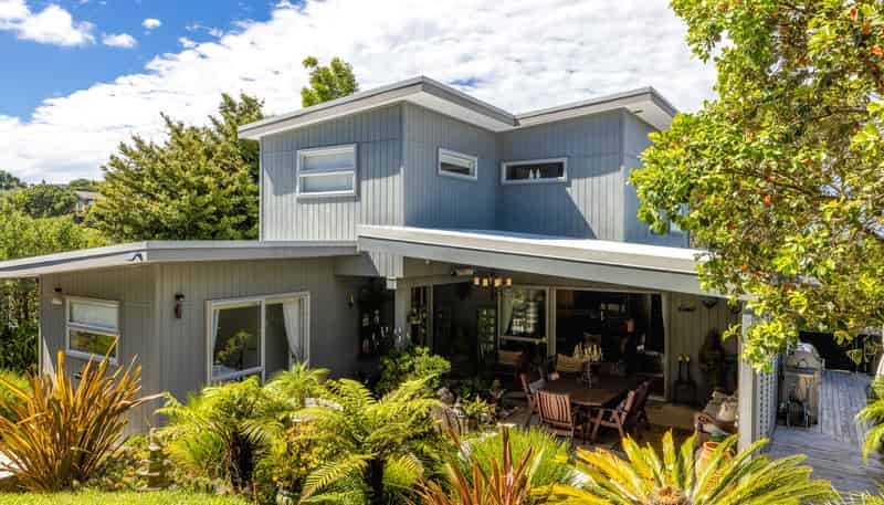 162 Ocean View Road, Oneroa