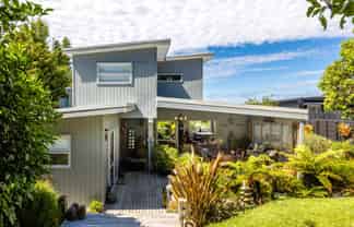 162 Ocean View Road, Oneroa