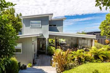 162 Ocean View Road, Oneroa