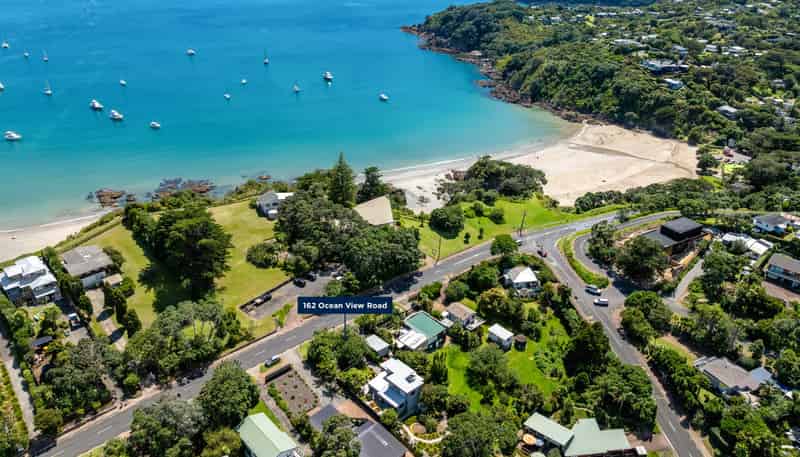 162 Ocean View Road, Oneroa