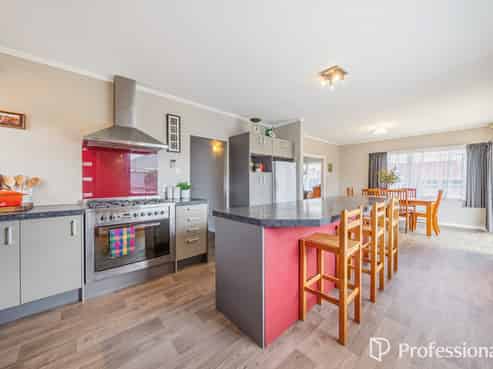 24 Garden Road, Avalon