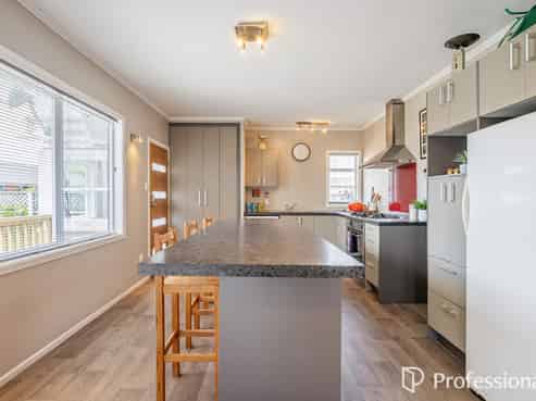 24 Garden Road, Avalon