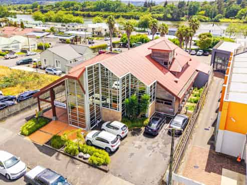 Quality office investment with dual income stream