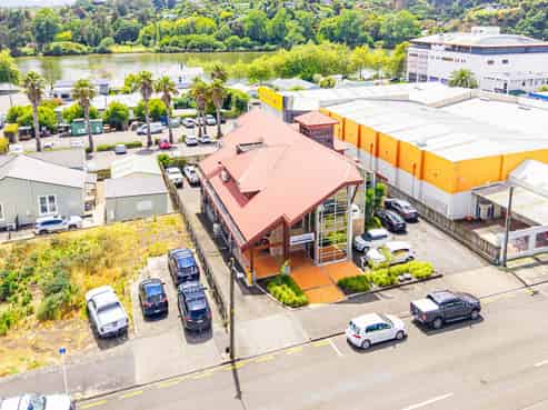 Quality office investment with dual income stream