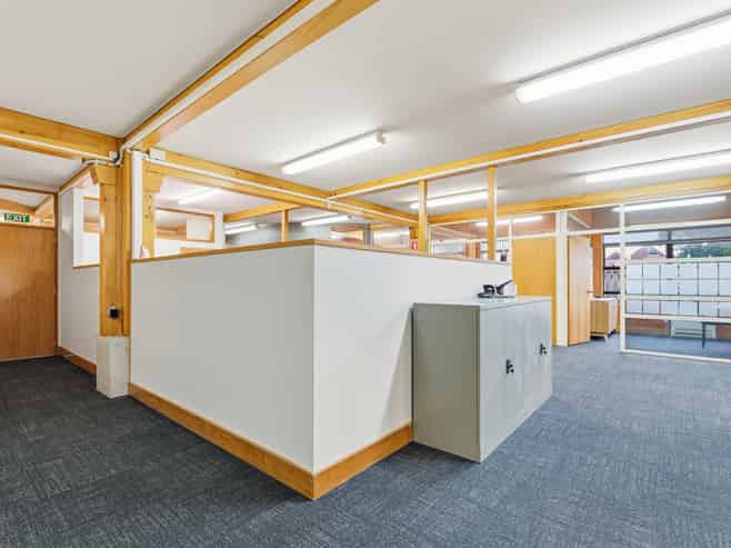 Quality office investment with dual income stream