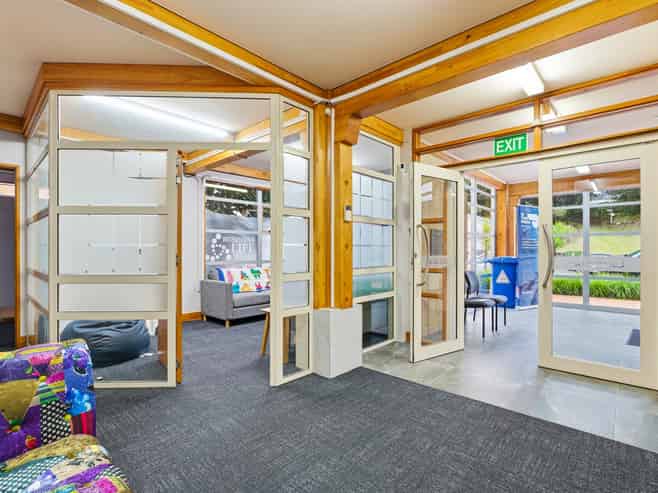 Quality office investment with dual income stream