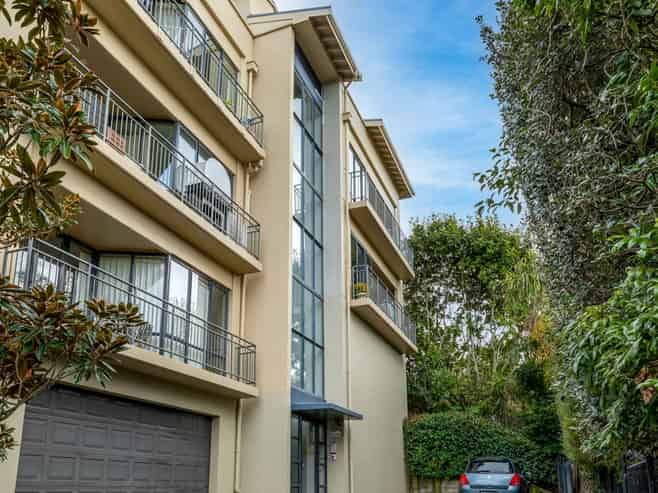 3B/8 Laxon Terrace, Newmarket