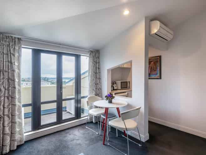 3B/8 Laxon Terrace, Newmarket