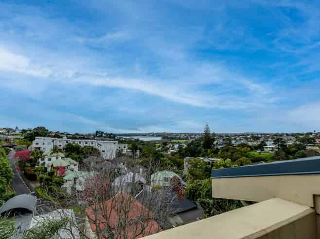 3B/8 Laxon Terrace, Newmarket