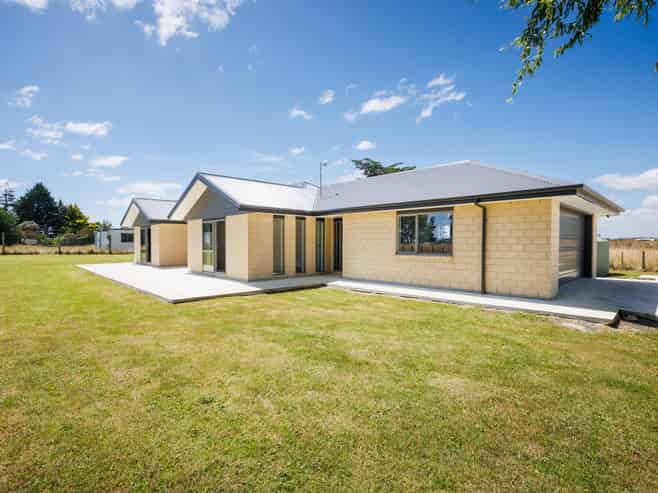 2465 State Highway 1, Rongotea