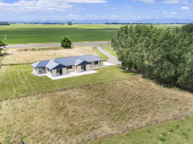 2465 State Highway 1, Rongotea