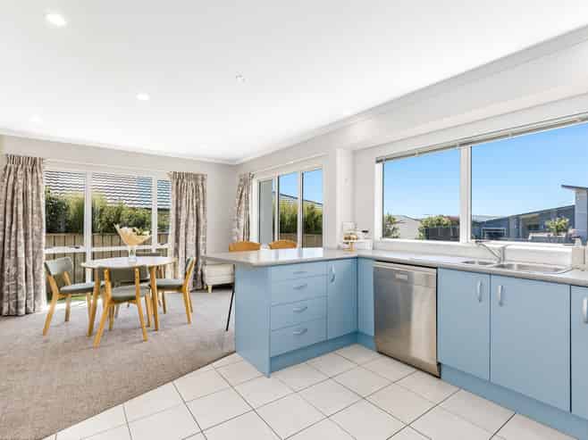 31 Aspiring Terrace, Aotea