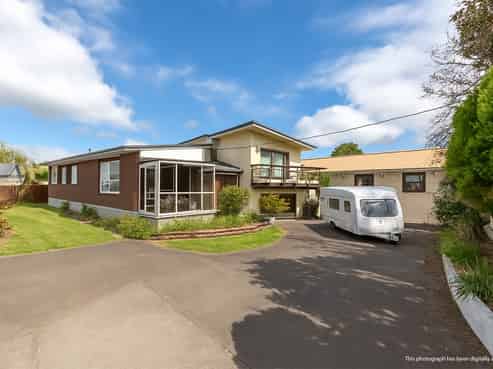 11A Holyrood Terrace, Waipukurau