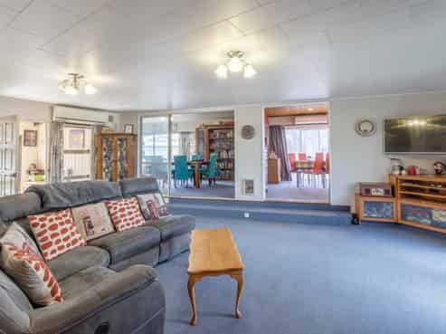 11A Holyrood Terrace, Waipukurau