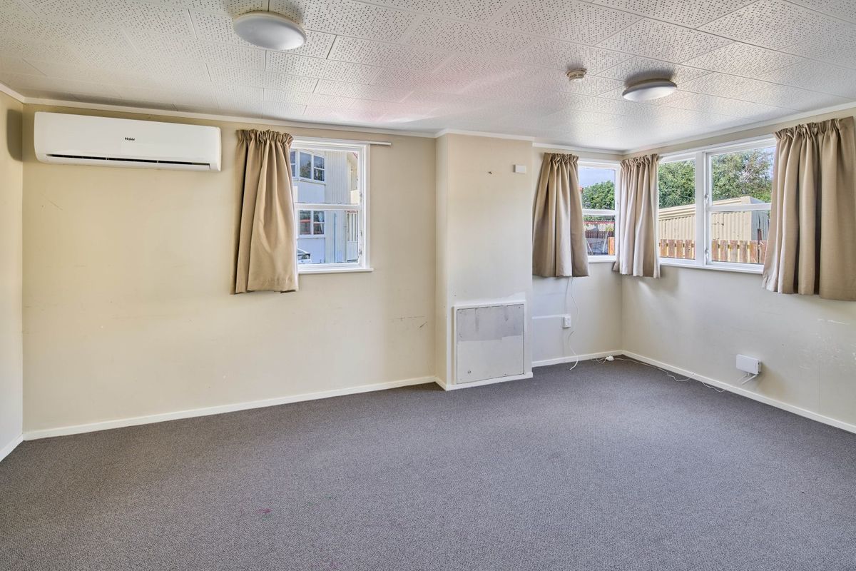 Unlock potential – do up opportunity in Petone - View 3