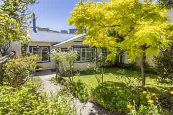 10 Hall Street, Newtown