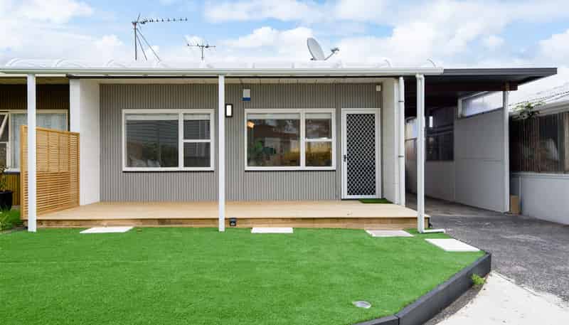 2/7 JAMES Road, Manurewa