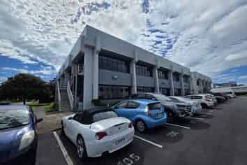 Newly refurbished ground floor office