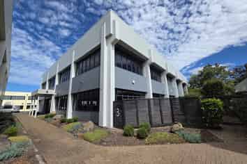 Newly refurbished ground floor office