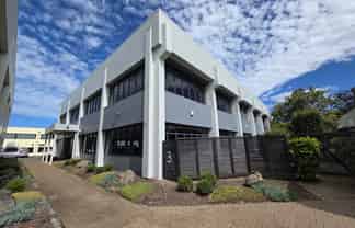 Double floor Manukau office with parking