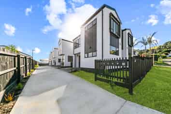 3/6 Pikitea Road, Mangere Bridge