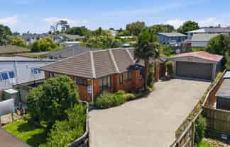 25A McInnes Road, Weymouth