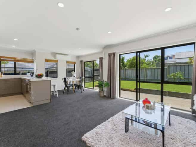 25A McInnes Road, Weymouth