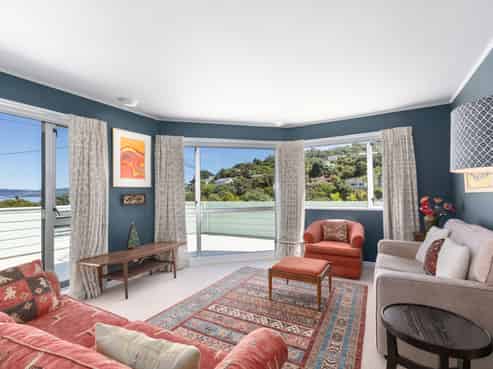 15 Kaitawa Road, York Bay, Eastbourne