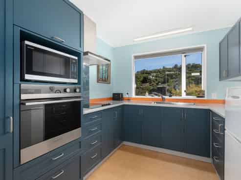 15 Kaitawa Road, York Bay, Eastbourne