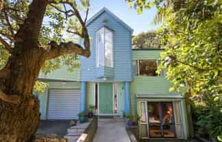 15 Kaitawa Road, York Bay, Eastbourne