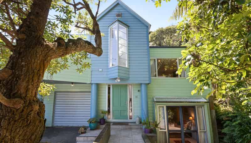 15 Kaitawa Road, York Bay, Eastbourne