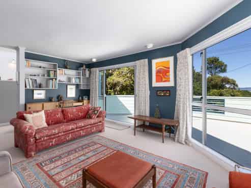 15 Kaitawa Road, York Bay, Eastbourne