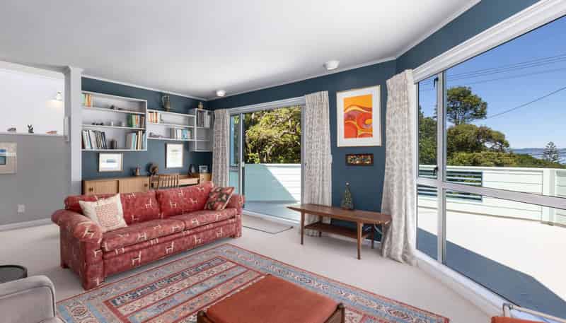 15 Kaitawa Road, York Bay, Eastbourne