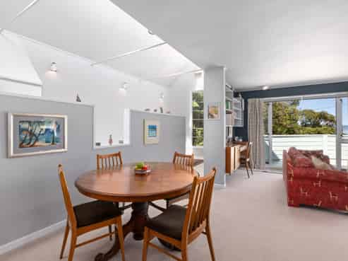 15 Kaitawa Road, York Bay, Eastbourne