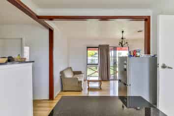 21 Julian Place, Otara