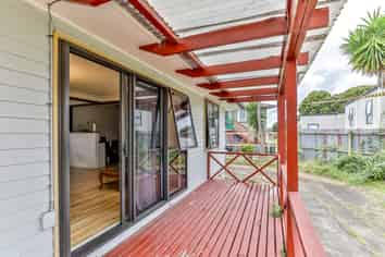 21 Julian Place, Otara