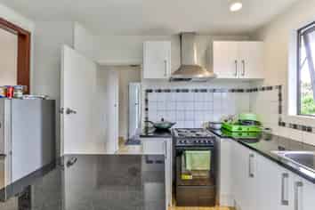 21 Julian Place, Otara