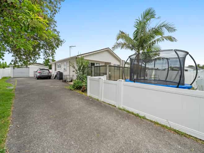 4 Corsair Crescent, Mangere