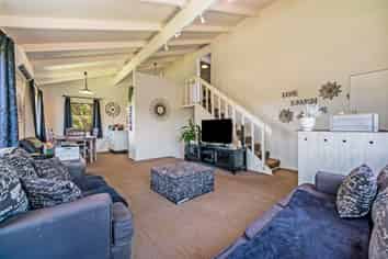 44 Mirrabooka Avenue, Botany Downs