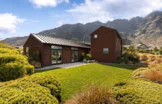 1 Brett Lane, Jacks Point