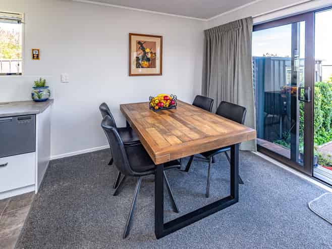 5A Bens Place, Springvale
