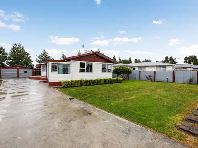 53 Karen Crescent, Dinsdale