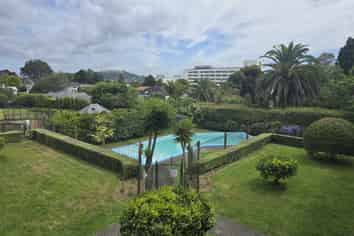 8/12 CRESCENT ROAD, Epsom