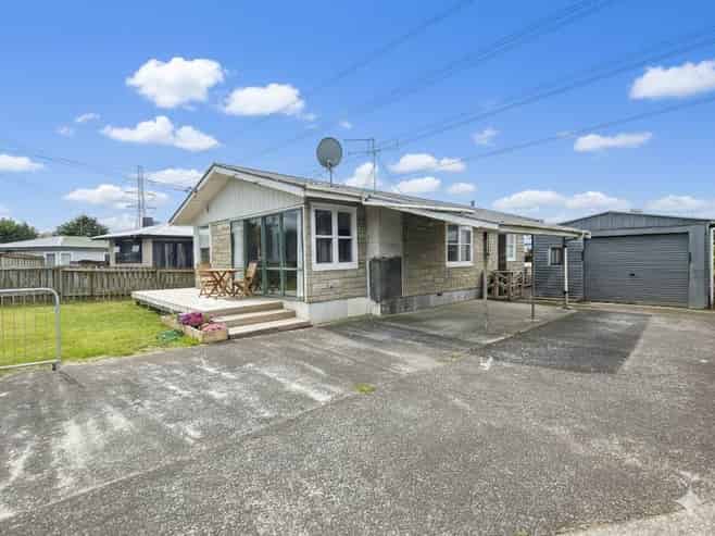 92 Clayton Avenue, Otara