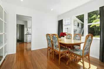 7 Dawn Grove, Brown Owl